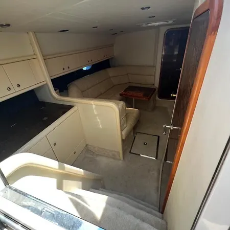 보트호텔 White Eagle Cruises *